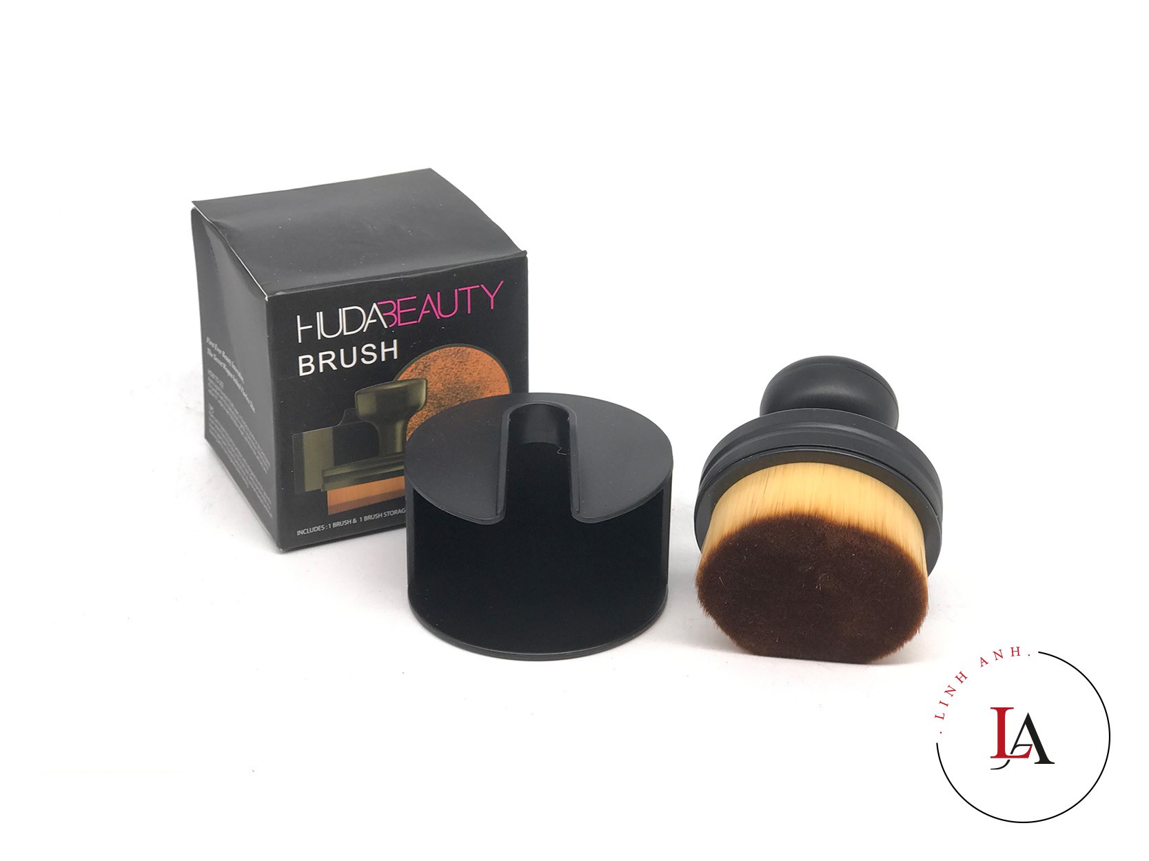 Chổi phủi Huda Beauty Brush lông vàng
